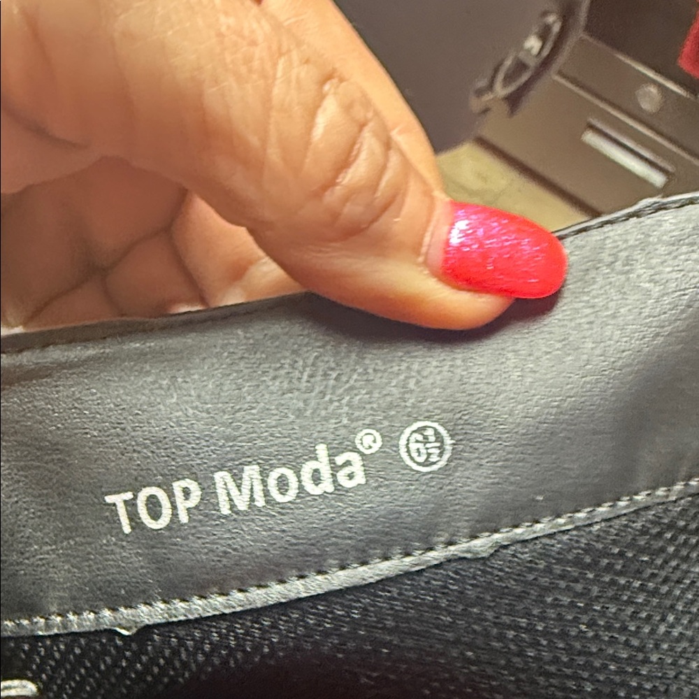 TOP Moda Black Textured Handbag - Picture 2 of 7